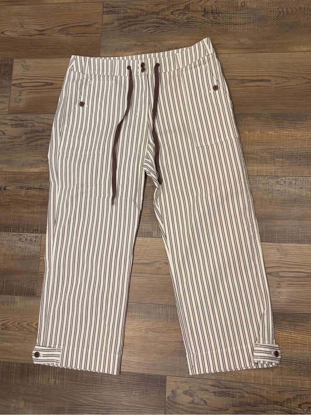 Jones New York Cream and Brown Striped Cropped Drawstring Pants straight leg